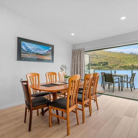 Frankton House - Queenstown Holiday Home Экстерьер фото