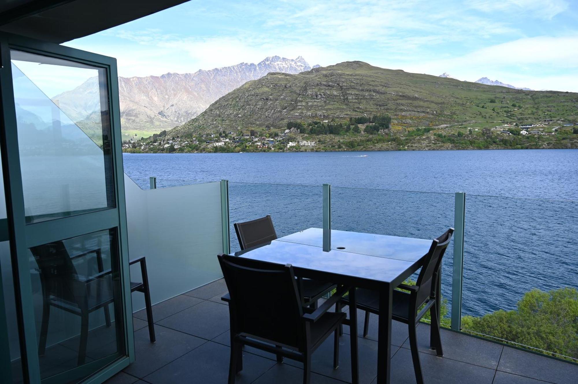 Frankton House - Queenstown Holiday Home Экстерьер фото