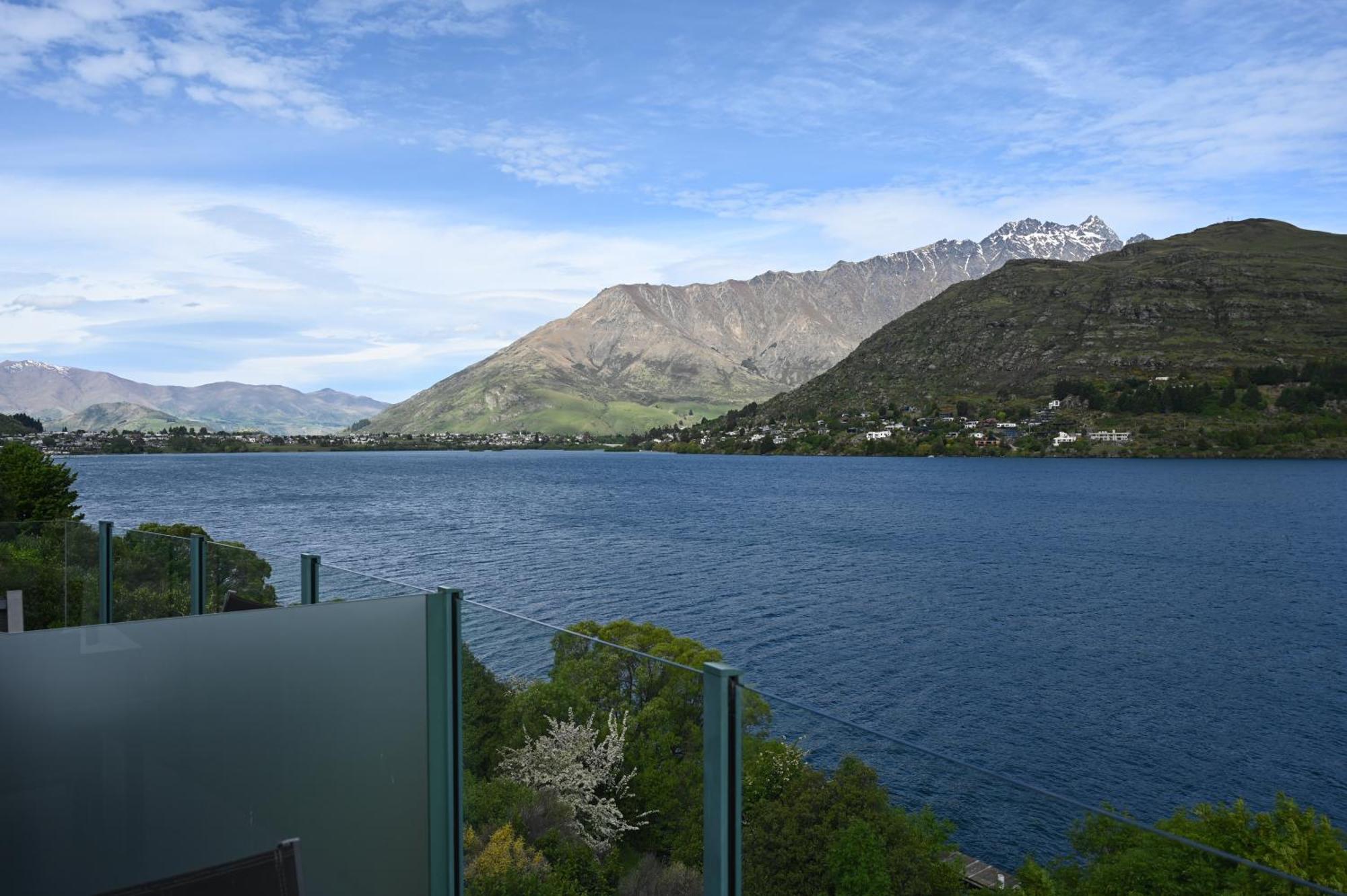 Frankton House - Queenstown Holiday Home Экстерьер фото