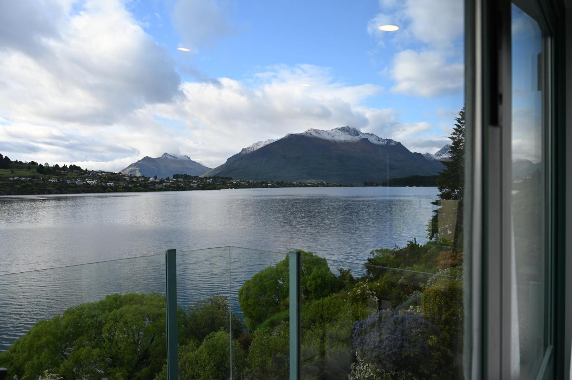 Frankton House - Queenstown Holiday Home Экстерьер фото