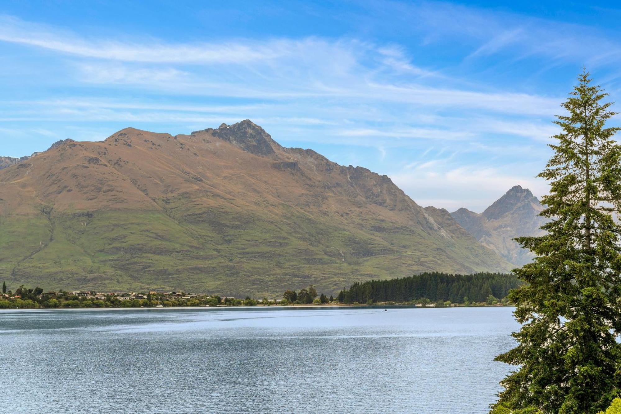 Frankton House - Queenstown Holiday Home Экстерьер фото